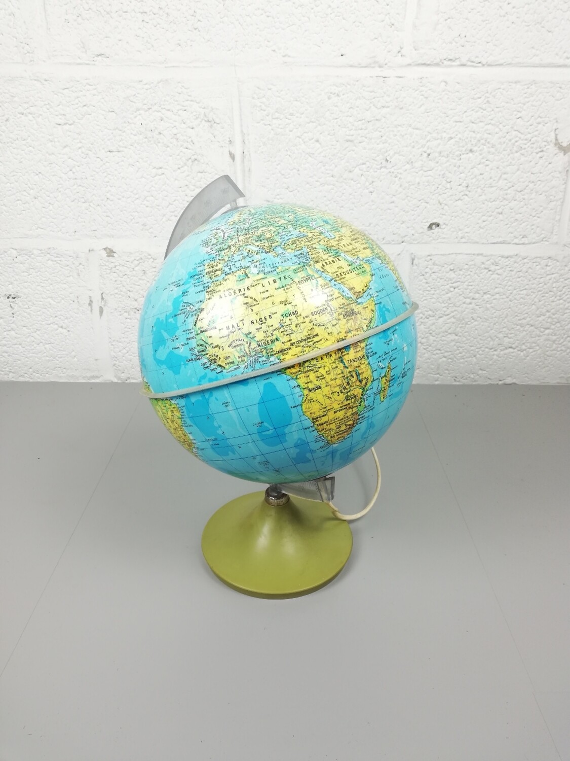 Vintage globe met verlichting