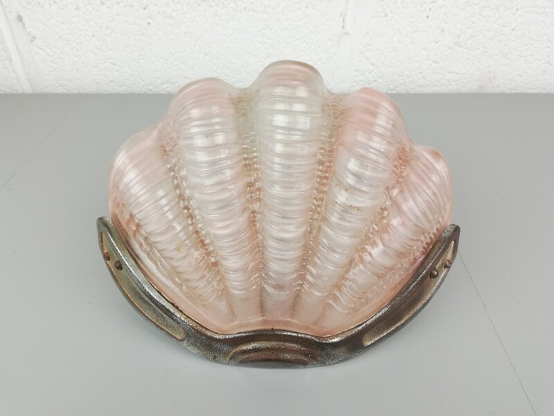 Art deco glass shell wall lamp