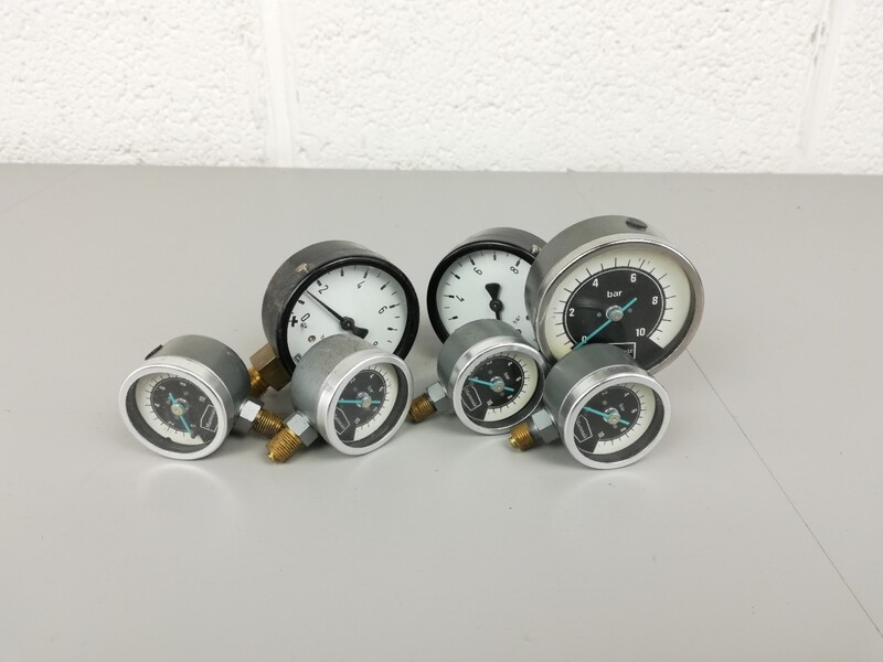 Lot pressure gauges