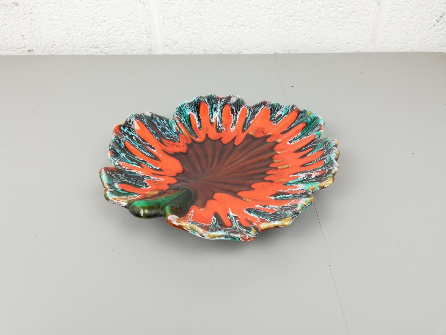 Vallauris leaf bowl