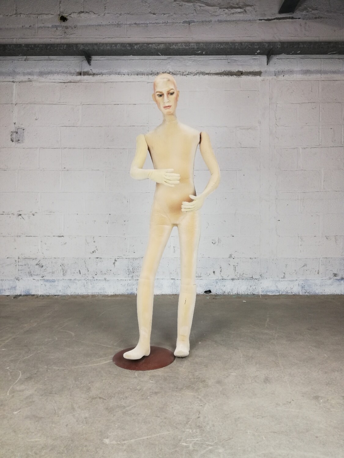 Life-size mousse mannequin