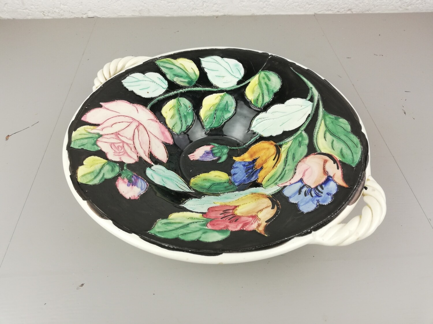 Vallauris bowl by Helene Ugo