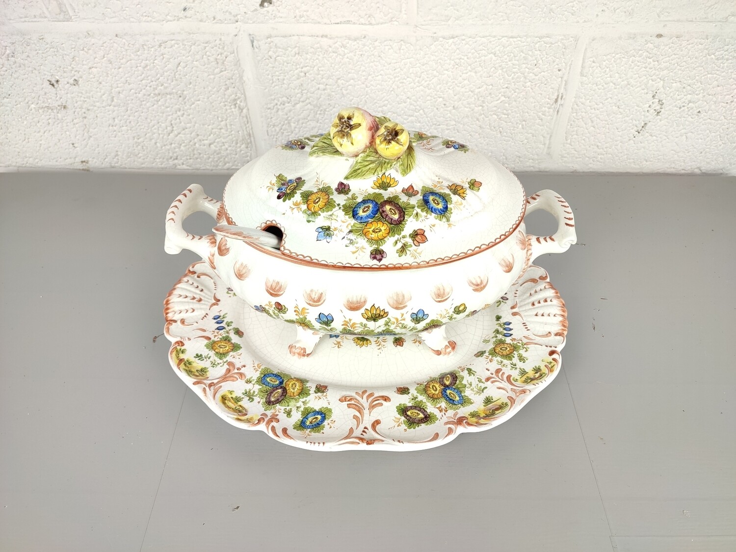 Large Bassano soup tureen