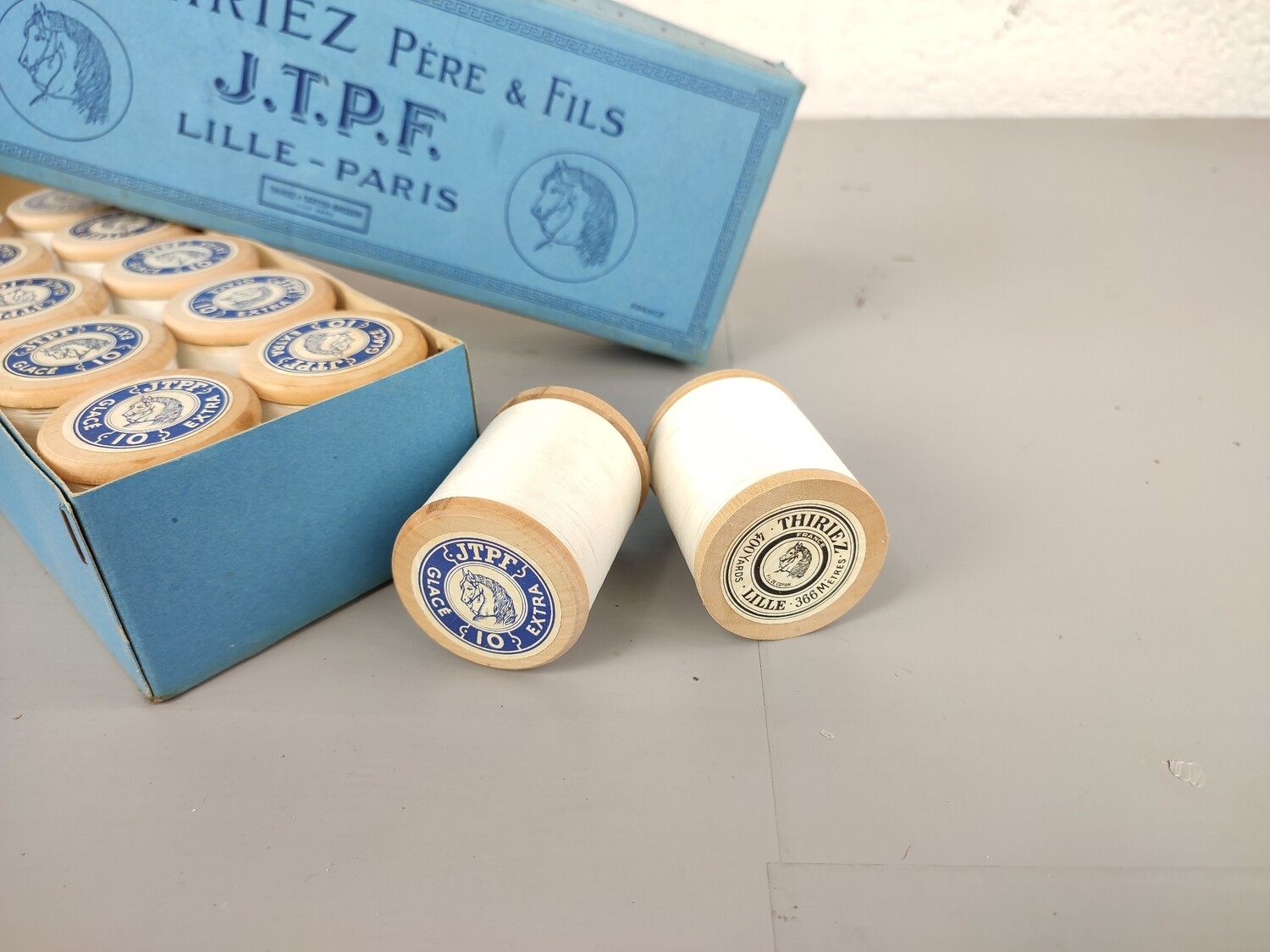 Old bow J.Thriez sewing thread