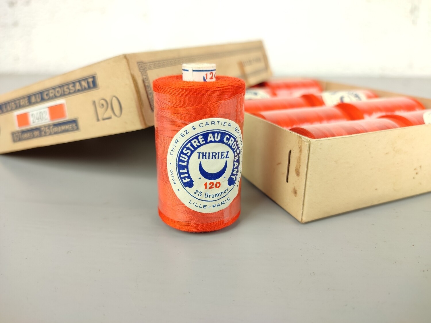 Old box Thiriez sewing thread