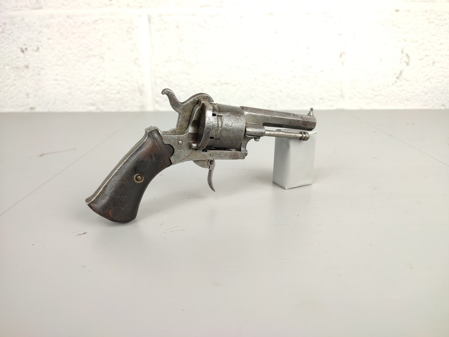 Antieke penvuur revolver