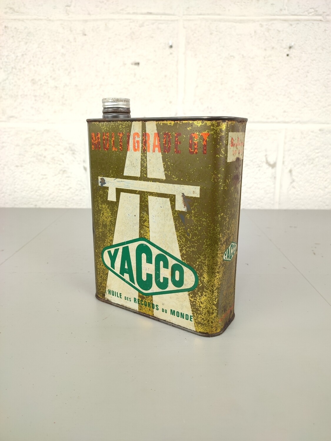 Old empty oil can