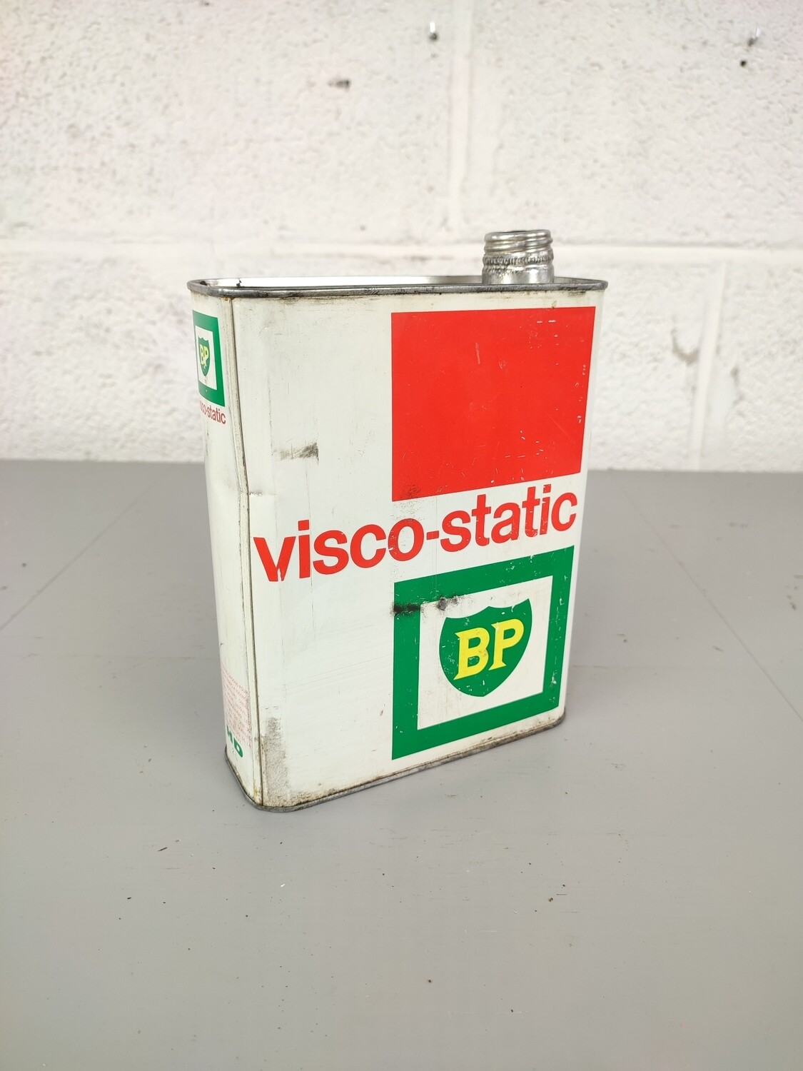Old empty oil can