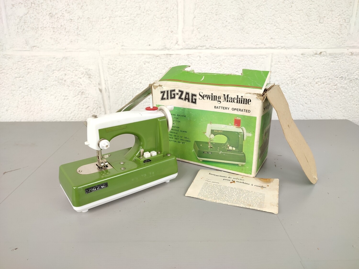Vintage Zig-zag toy sewing machine