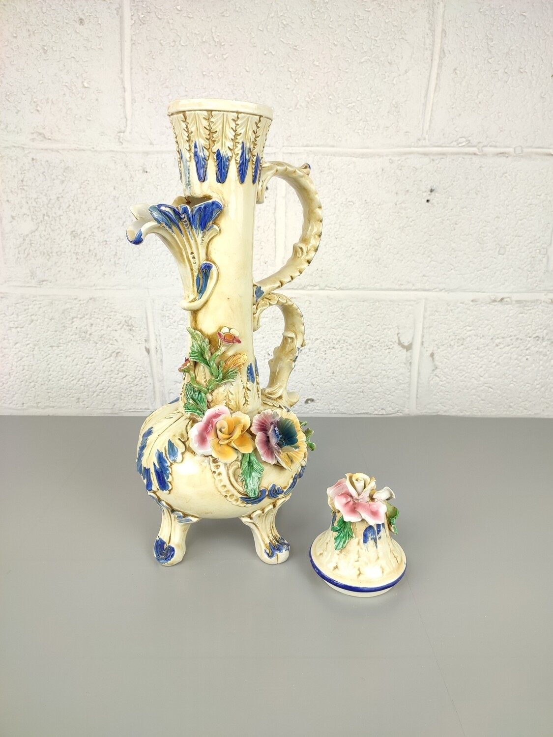 Large Italian Capodimonte vase