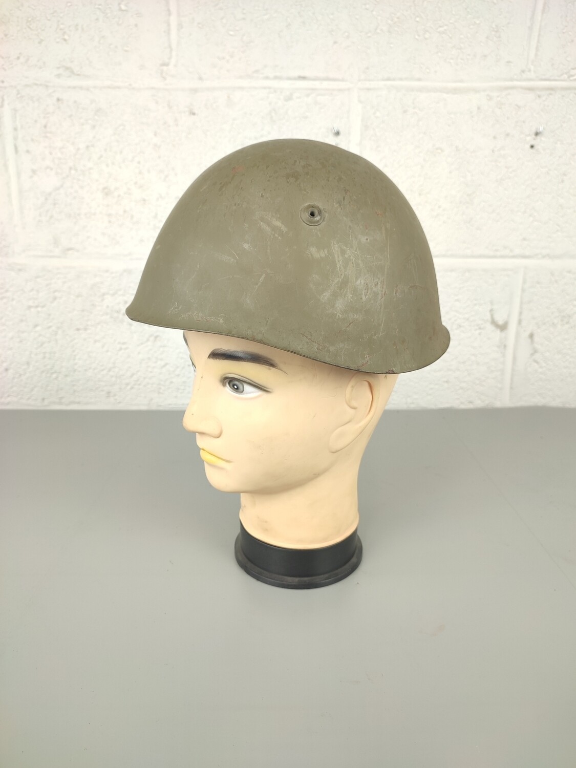 Italian M33 (933) helmet