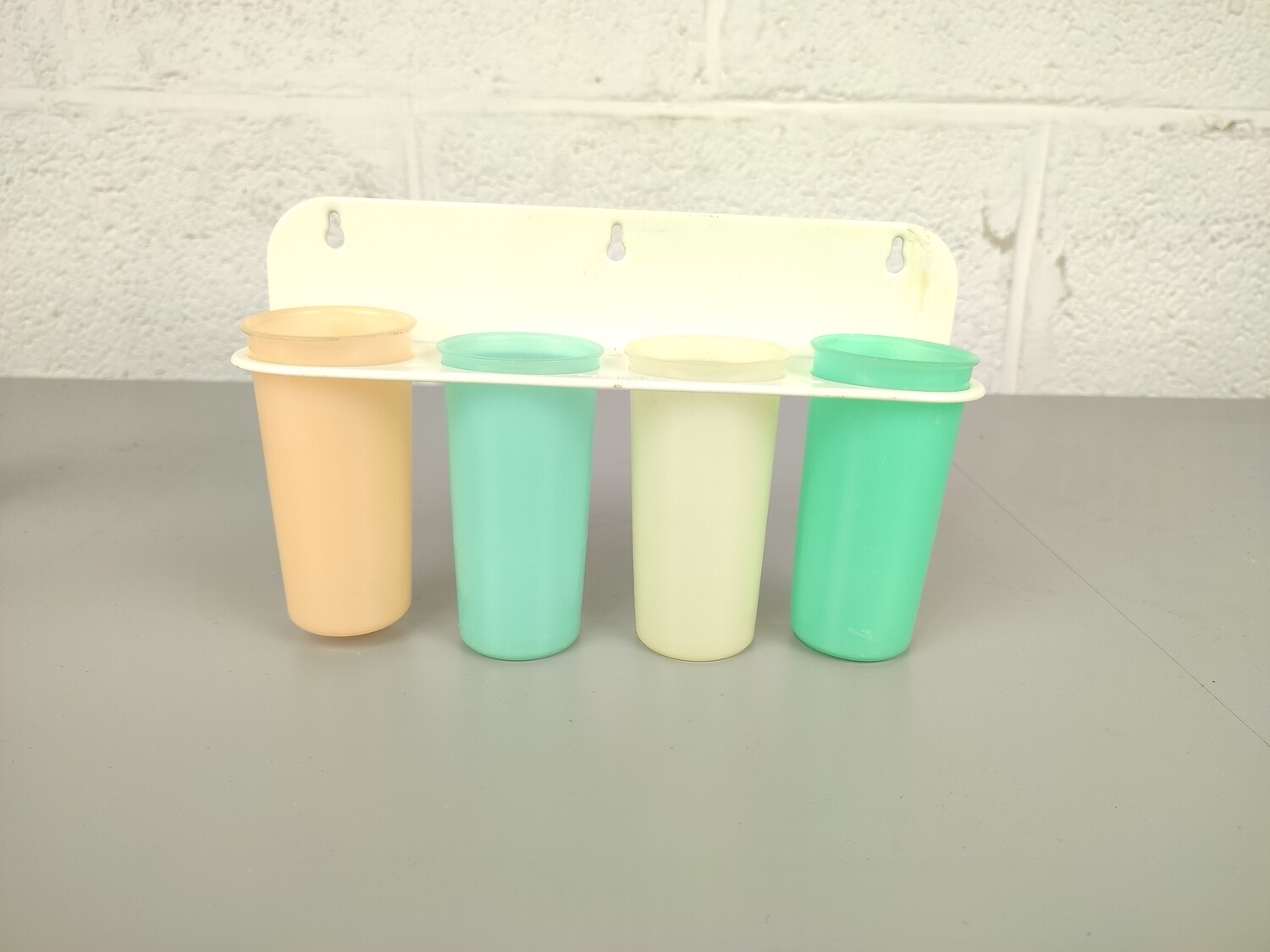 Vintage Tupperware mug set