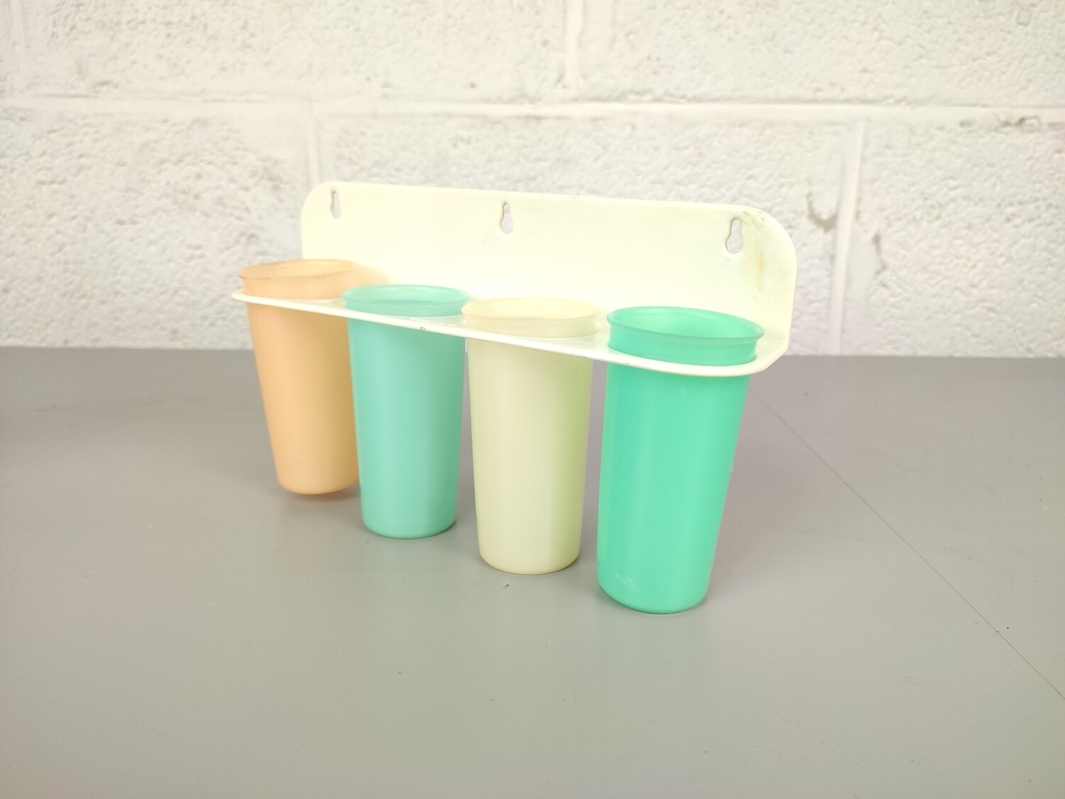 Vintage Tupperware mug set