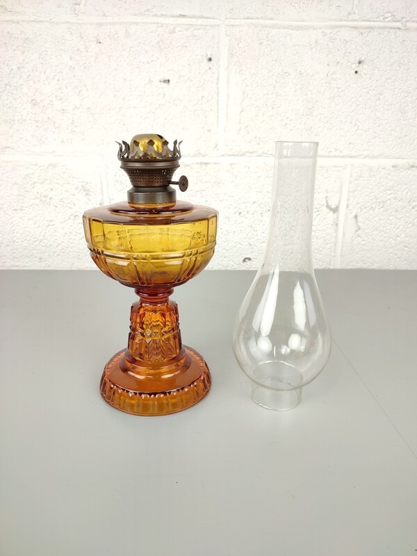Antieke glazen olielamp L&B