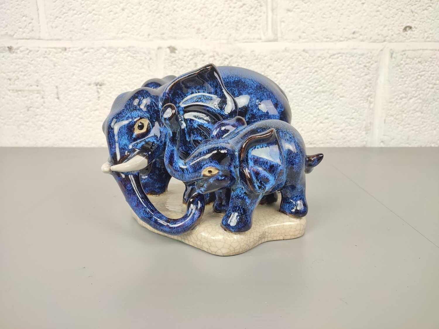 Ceramic elephants statue
