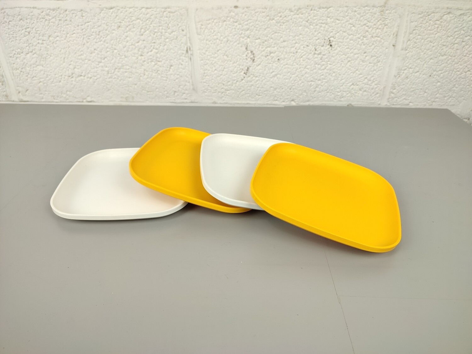 Vintage Tupperware plates