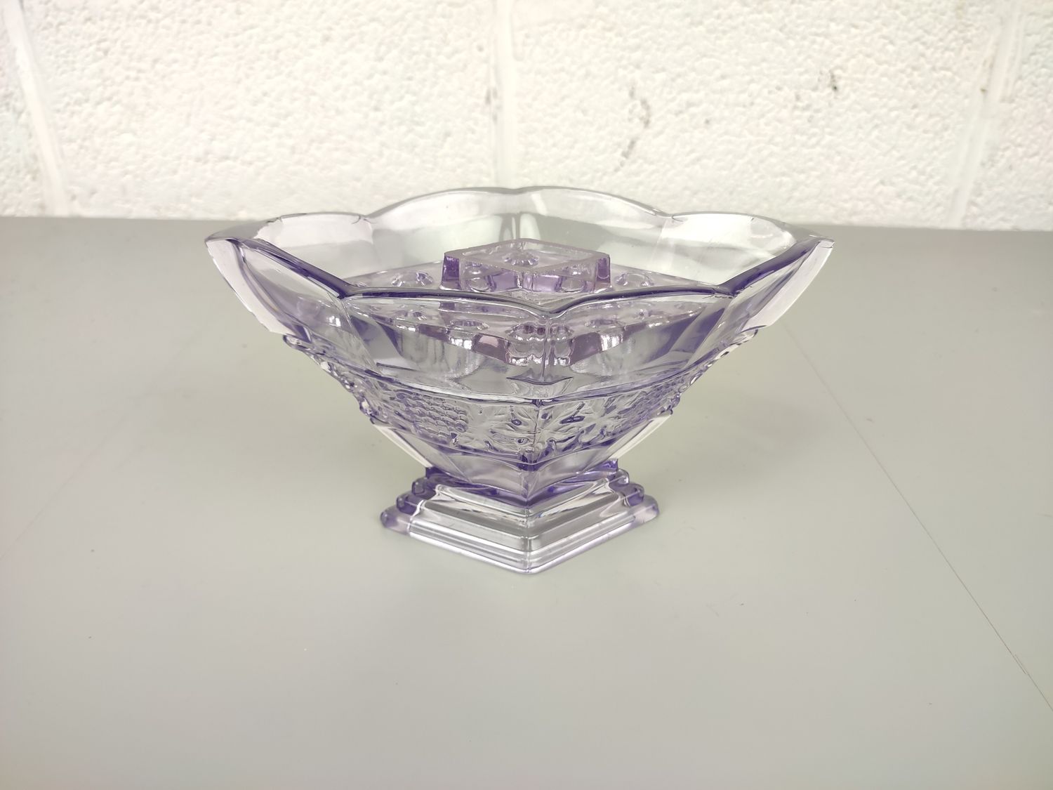 Pique fleur in art deco style