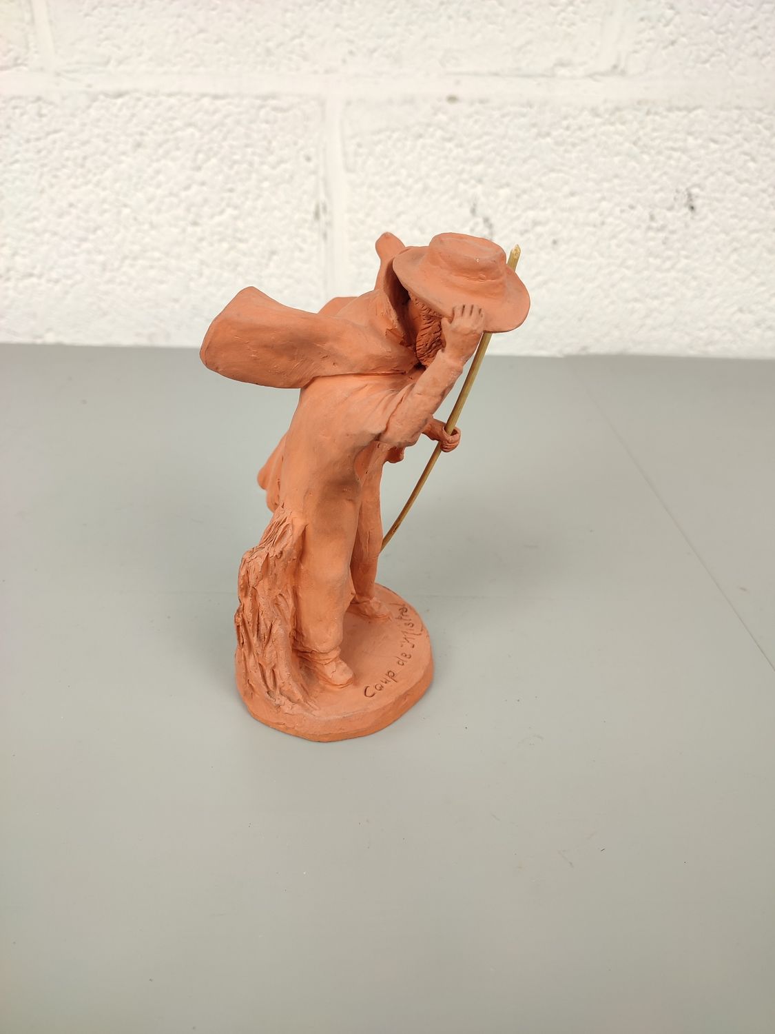 Coup de mistral statue