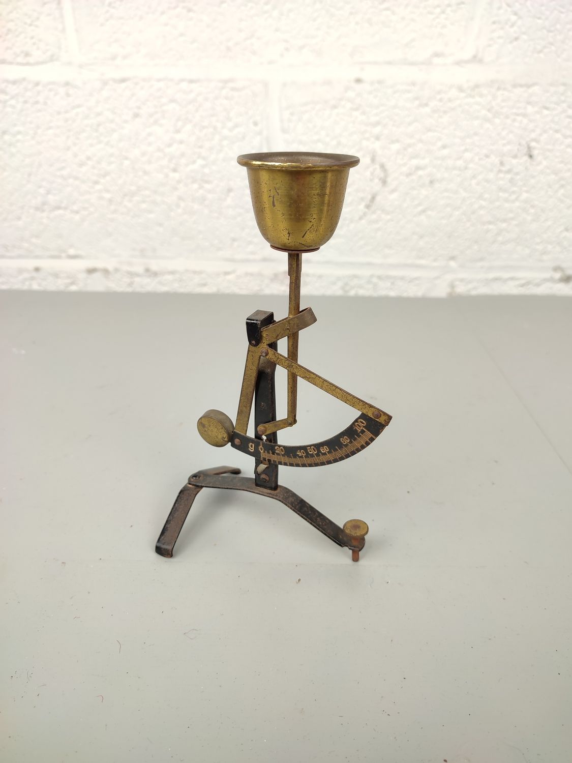 Old scales for eggs