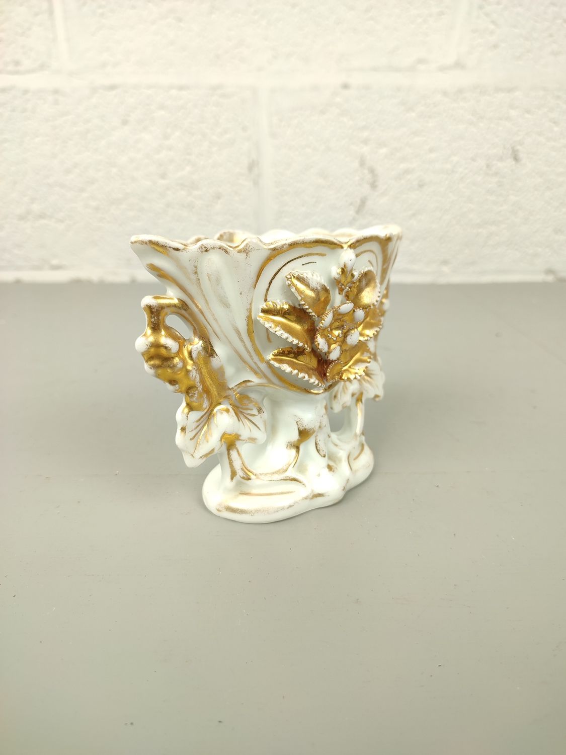 Antique vieux Bruxelles vase