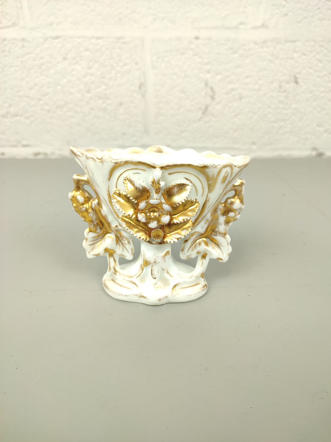 Antique vieux Bruxelles vase