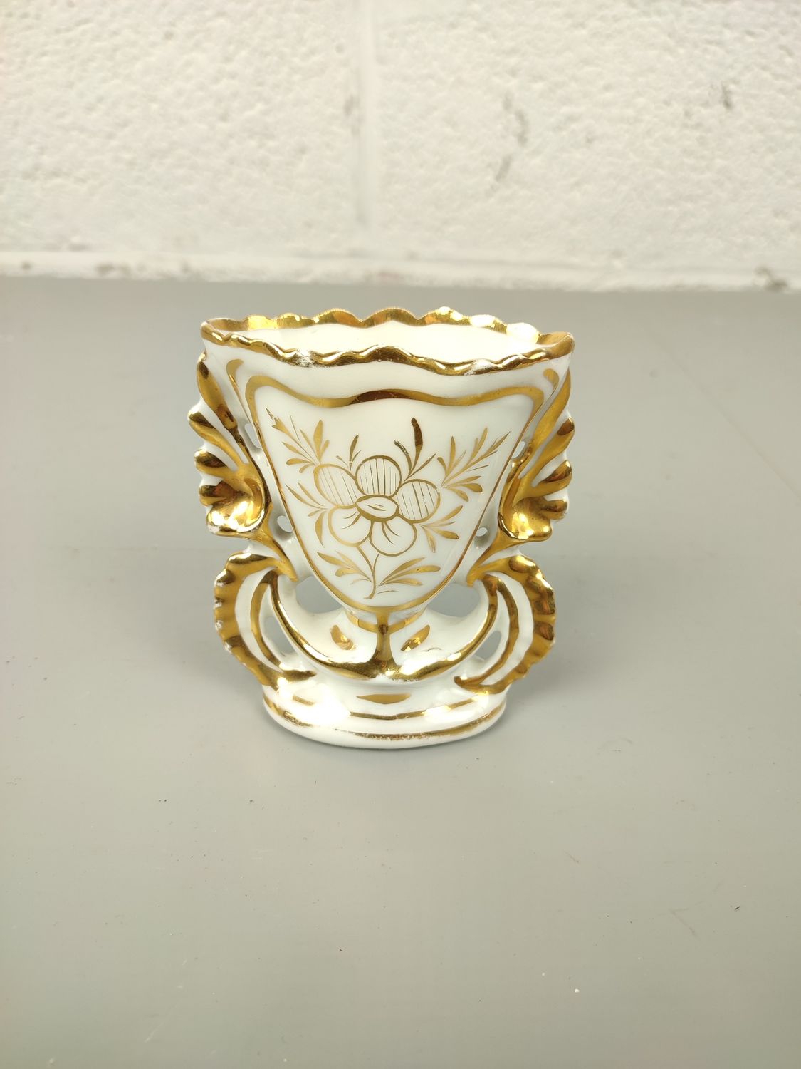 Antique vieux Bruxelles vase