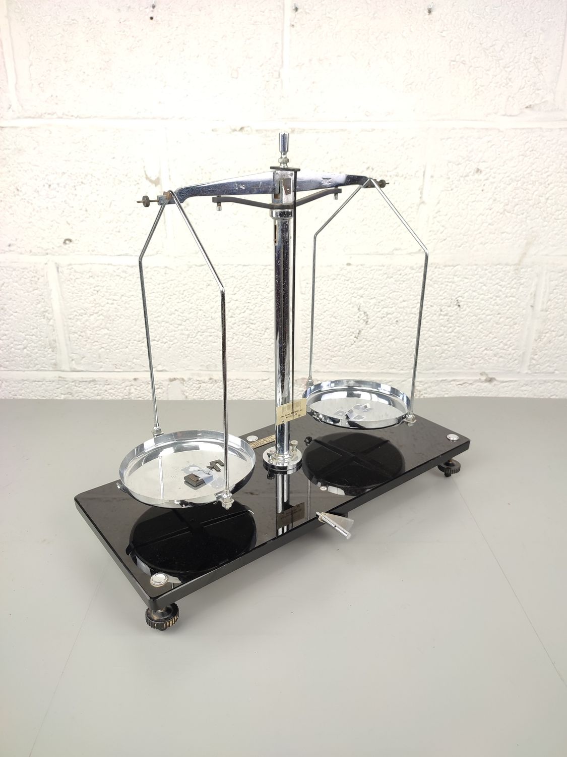 Old pharmacists scale