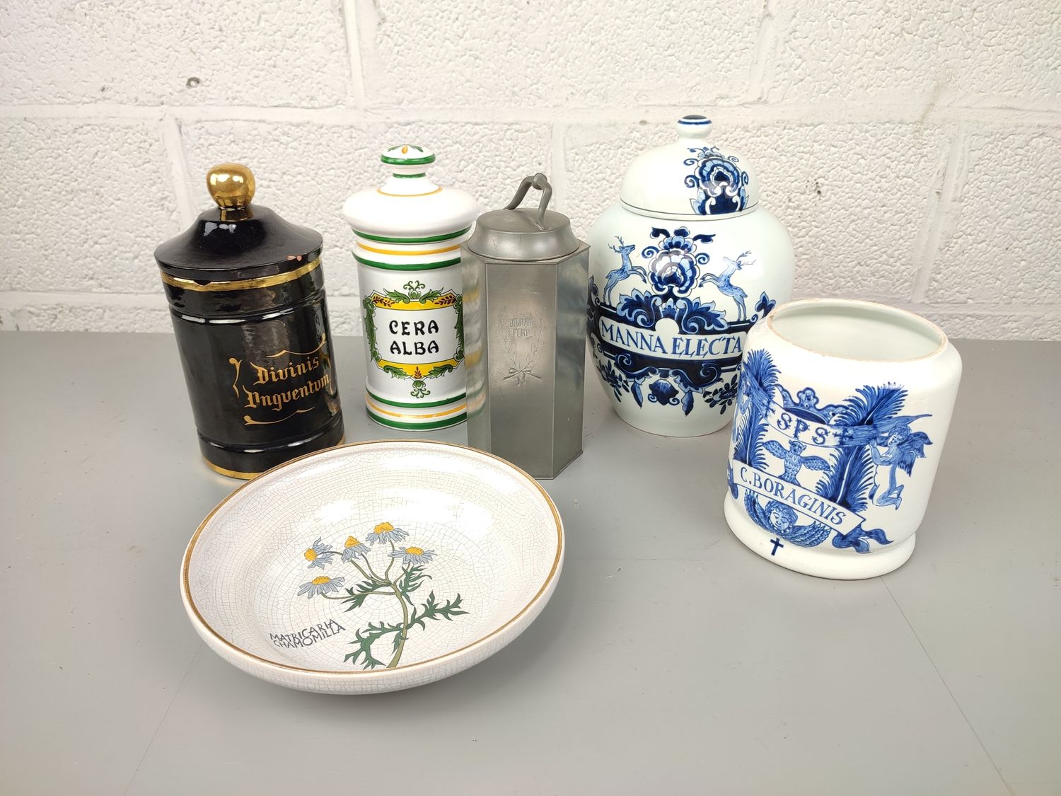 set of 6 apothecary items