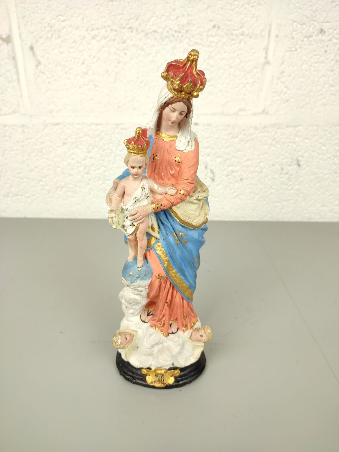 Plaster statue Notre dame des victoires