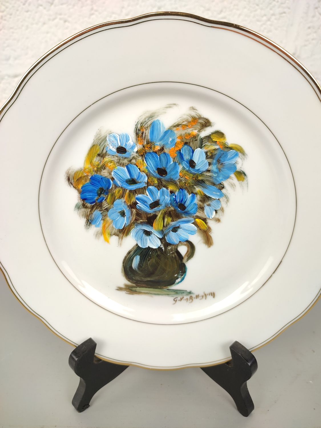 Painted plate by Gilbert Van Belleghem