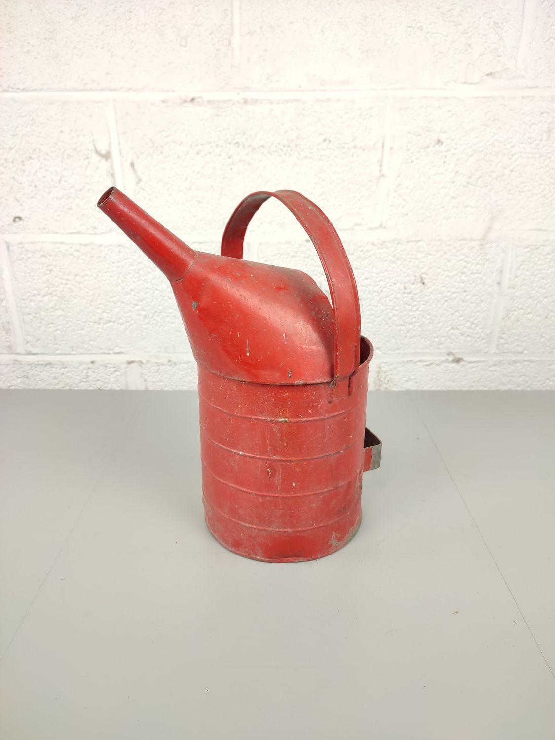 Old oil can