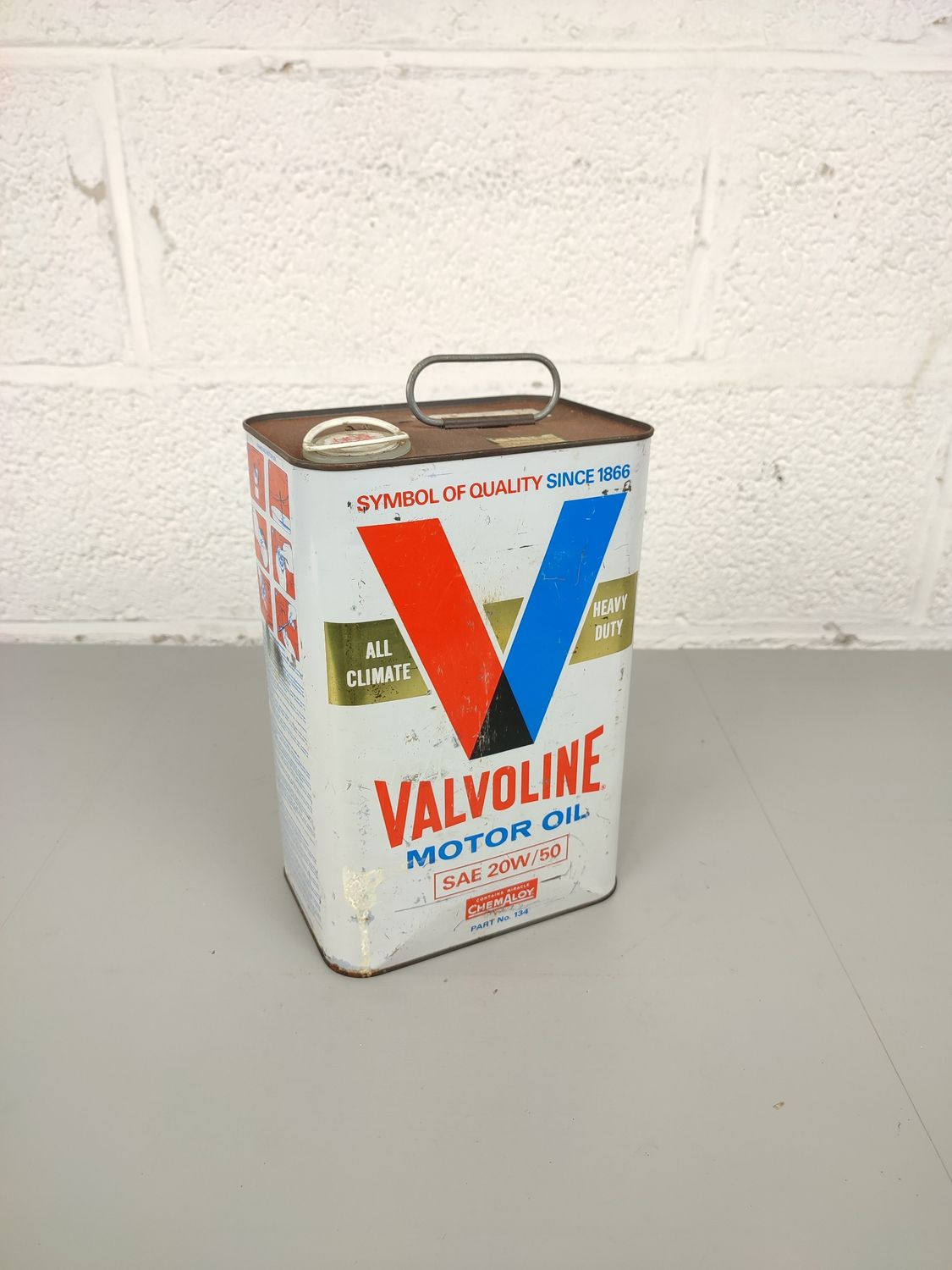 Old Valvoline can