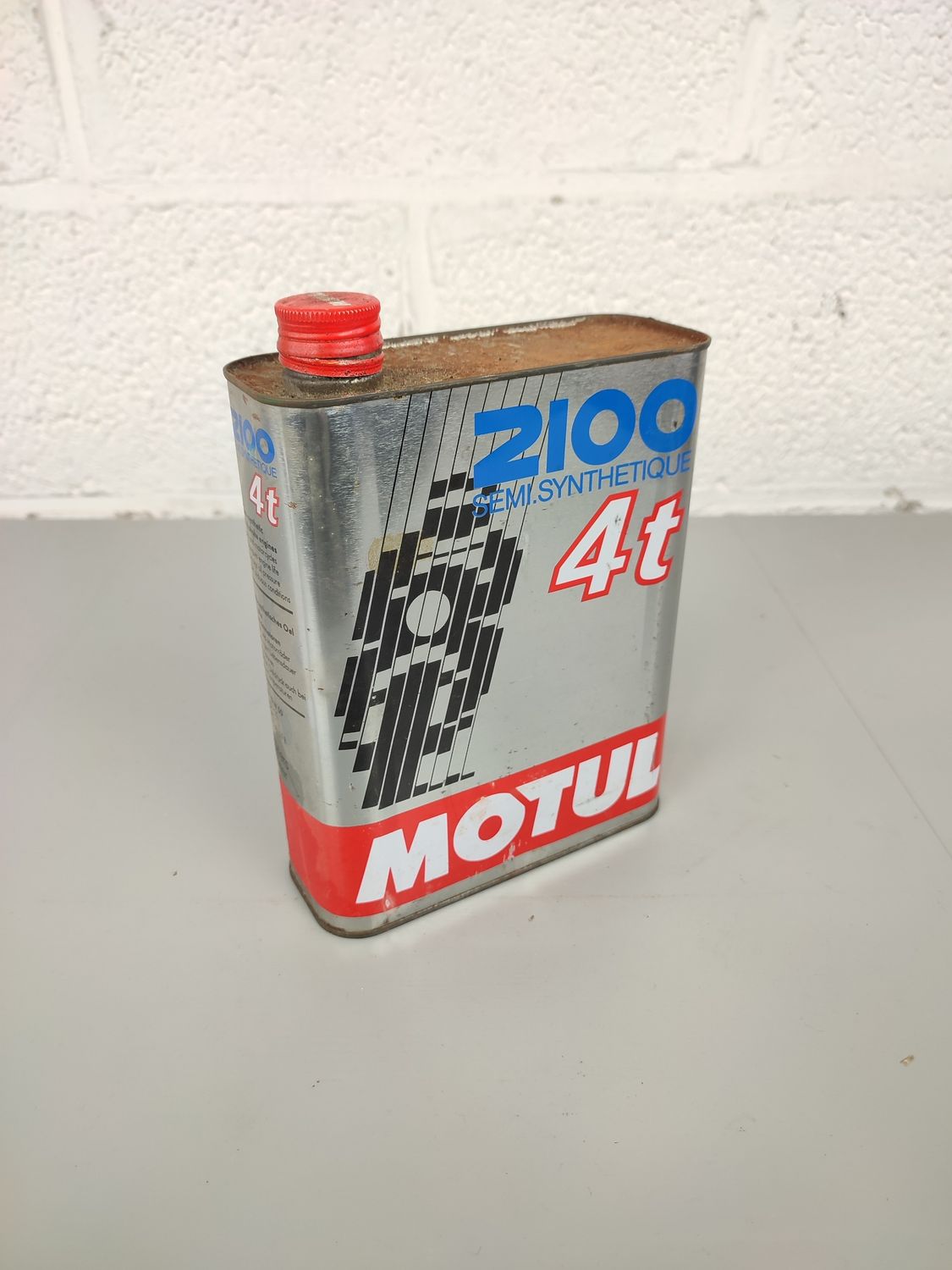Old Motul can