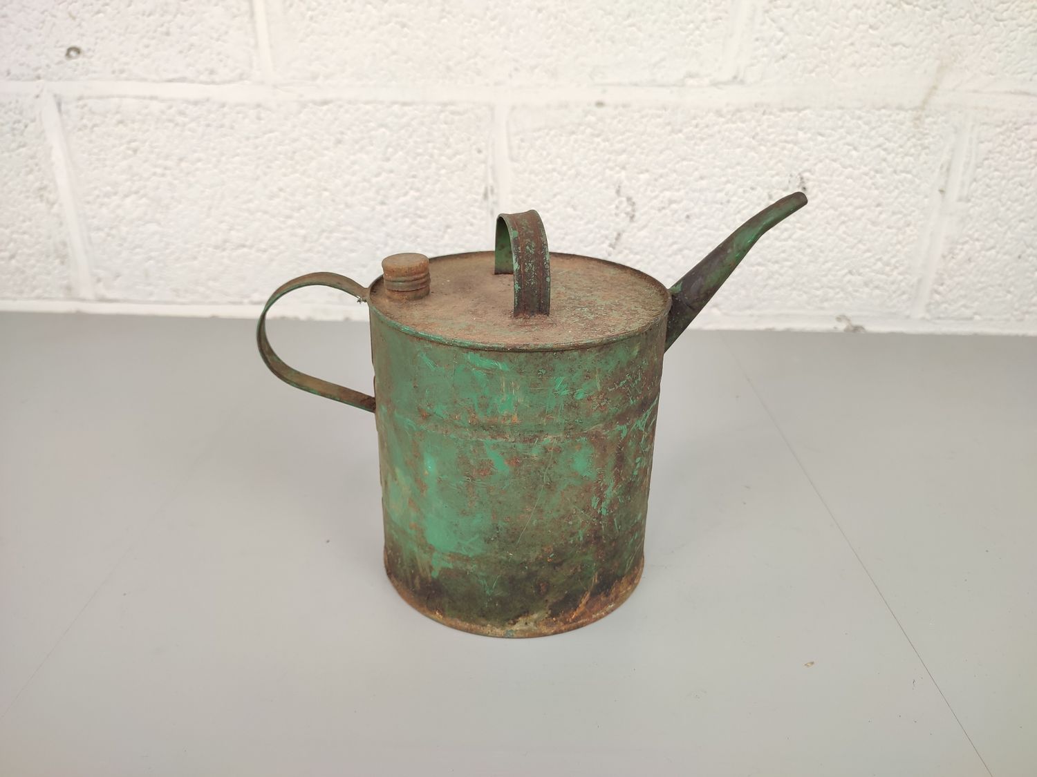 Old oil can