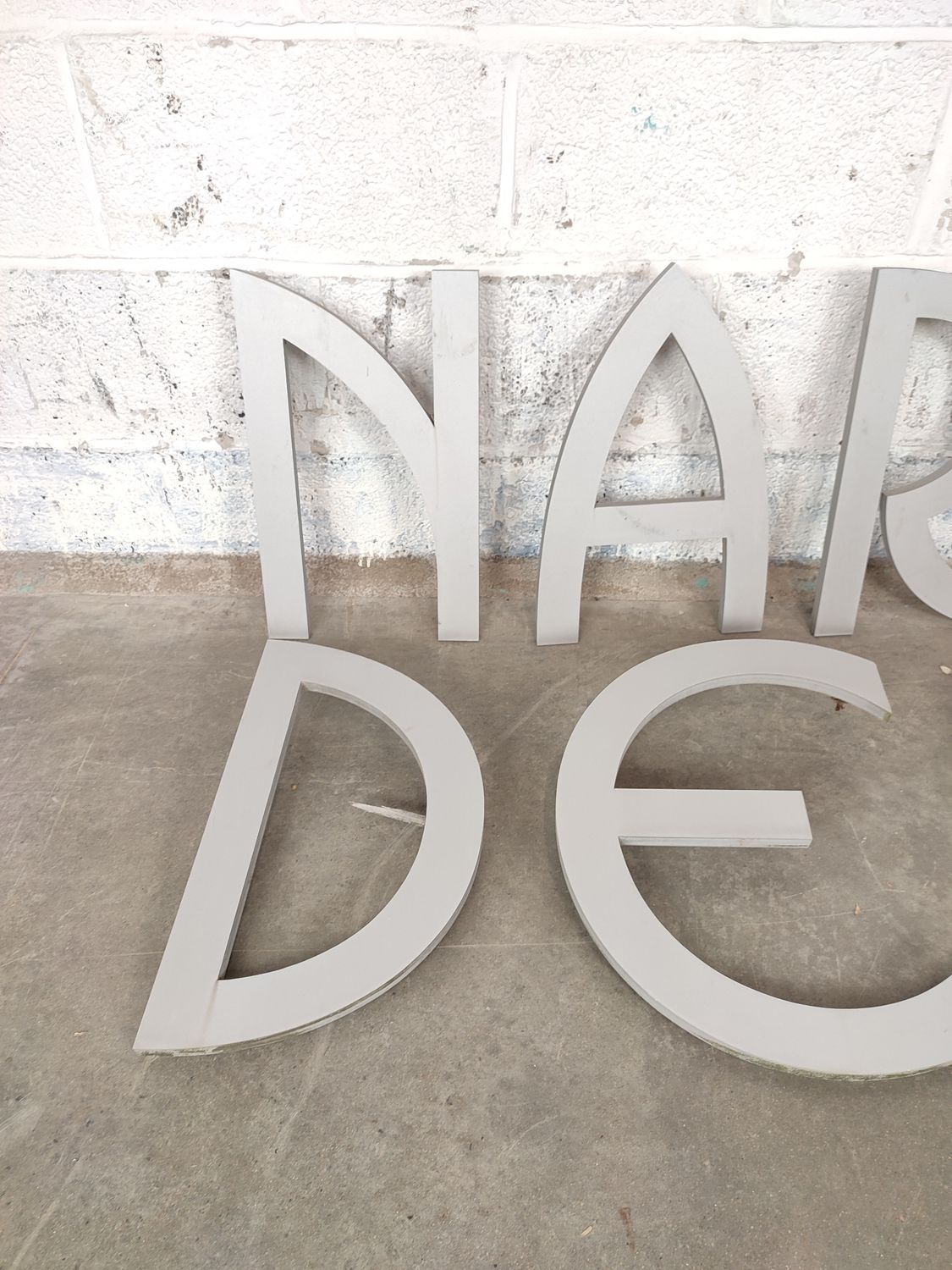 7 large advertising letters