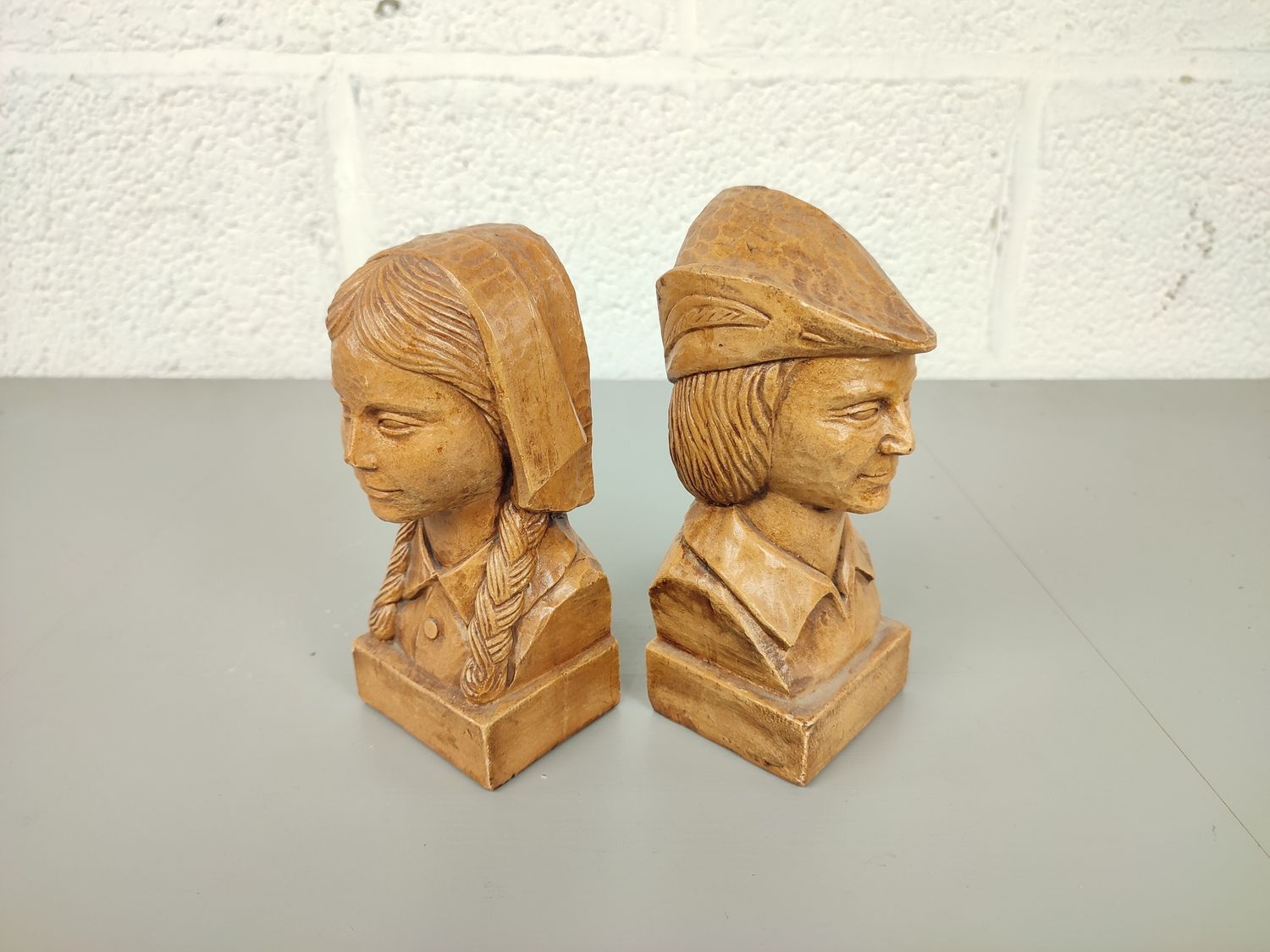 Tijl &amp; Nele Bookends