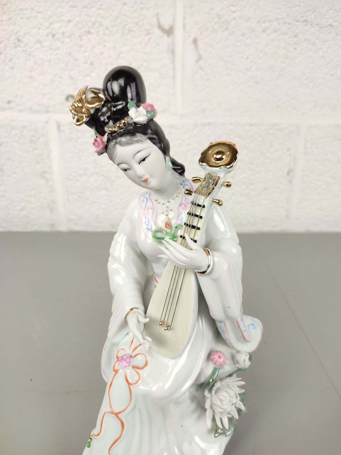 Porcelain bsculpture of a Geisha