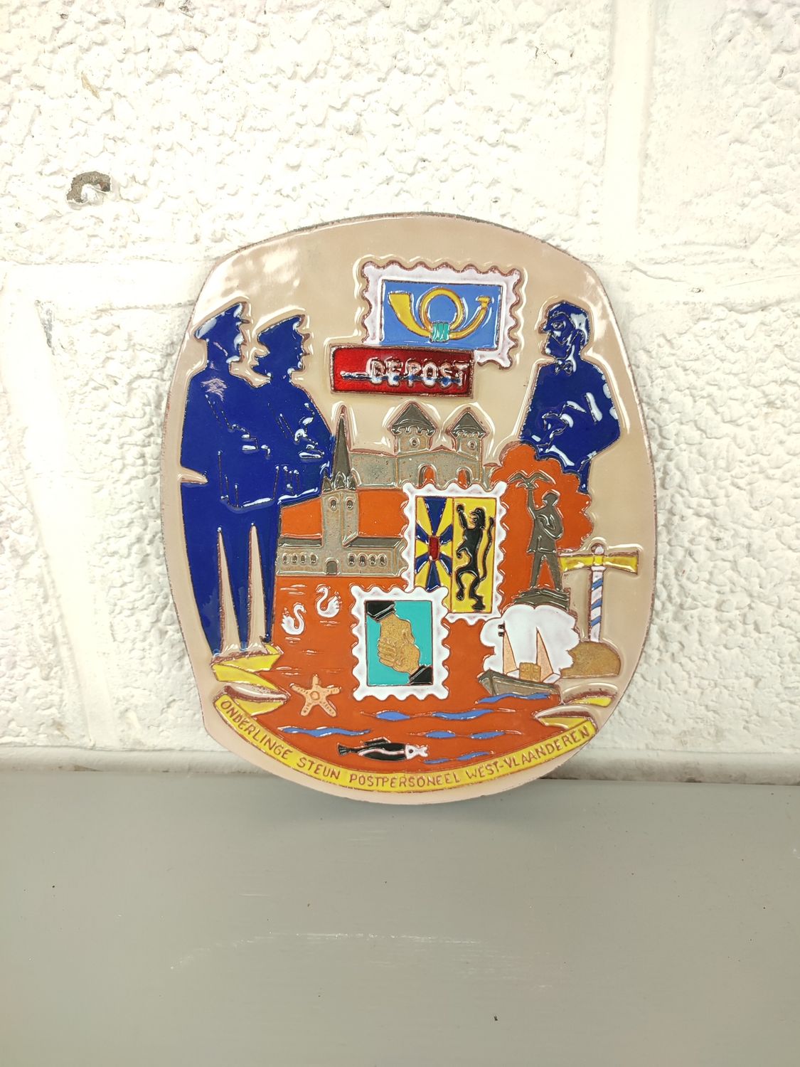 Ceramic wall decoration &#39;the post&#39;