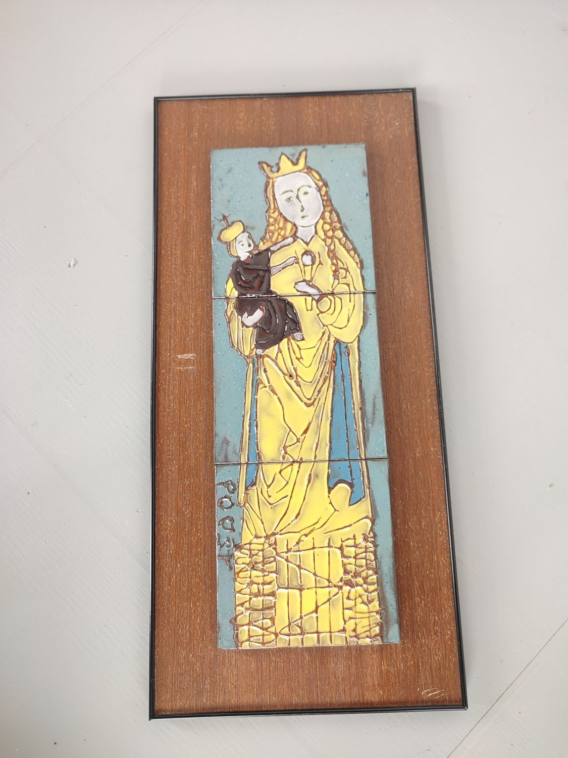 Vintage wall decoration Mary with child