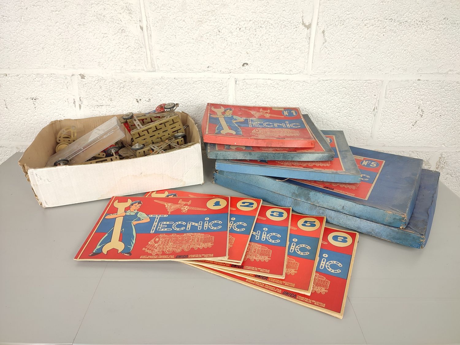 5 Unica Tecnic boxes