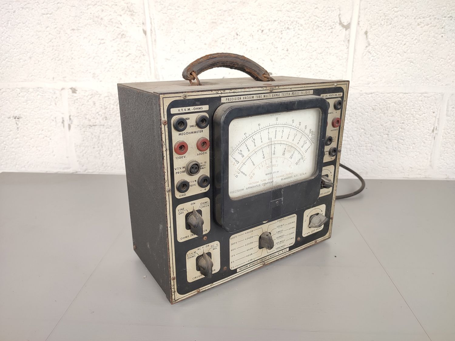 Precision vacuum tube multitester