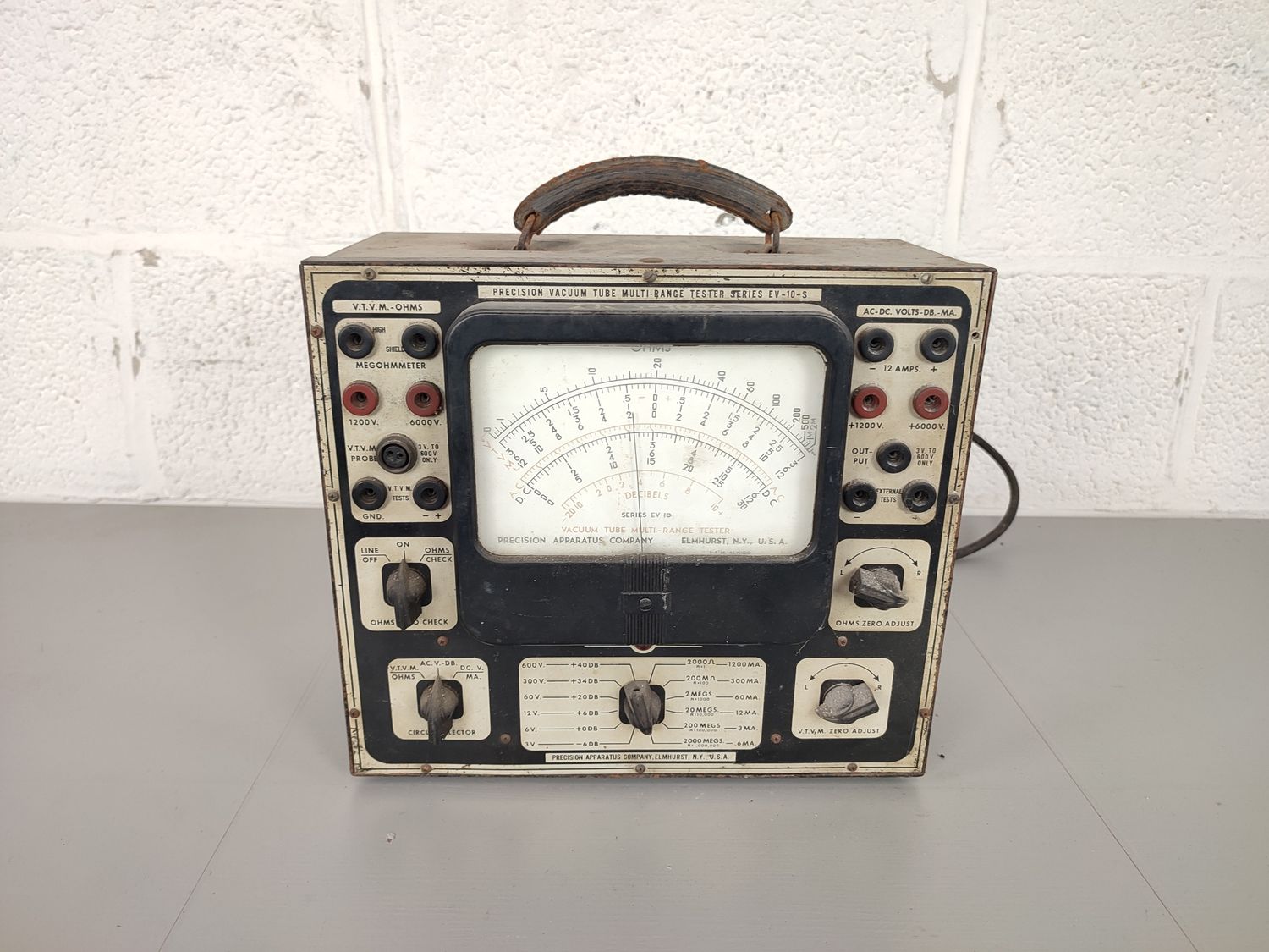 Precision vacuum tube multitester