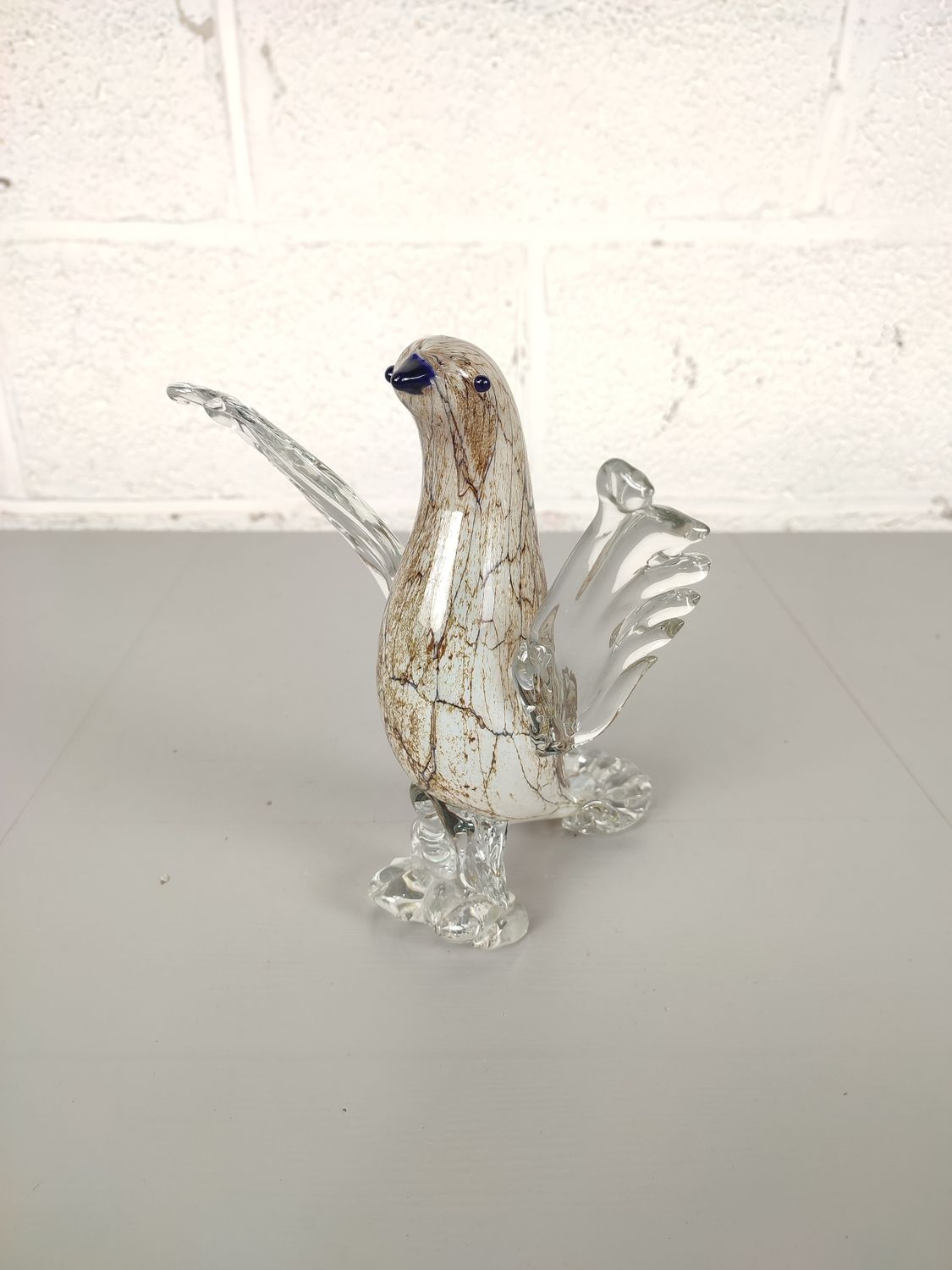 Glass figurine of a bird