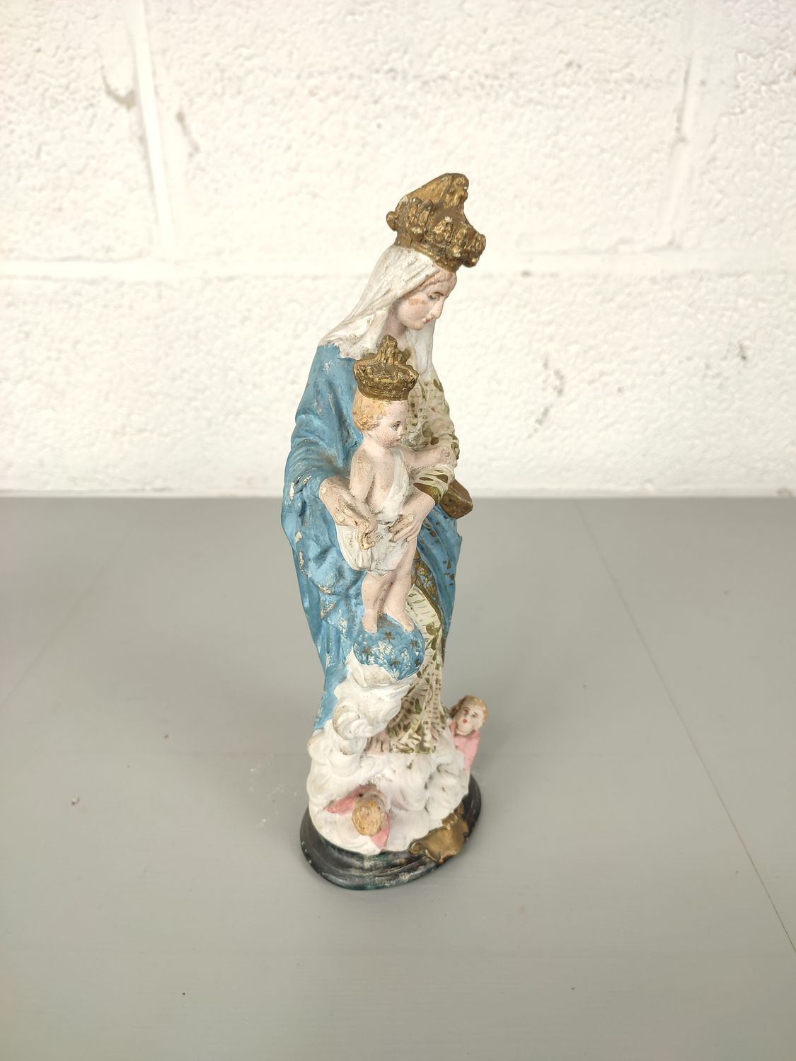 Plaster statue Notre dame des victoires