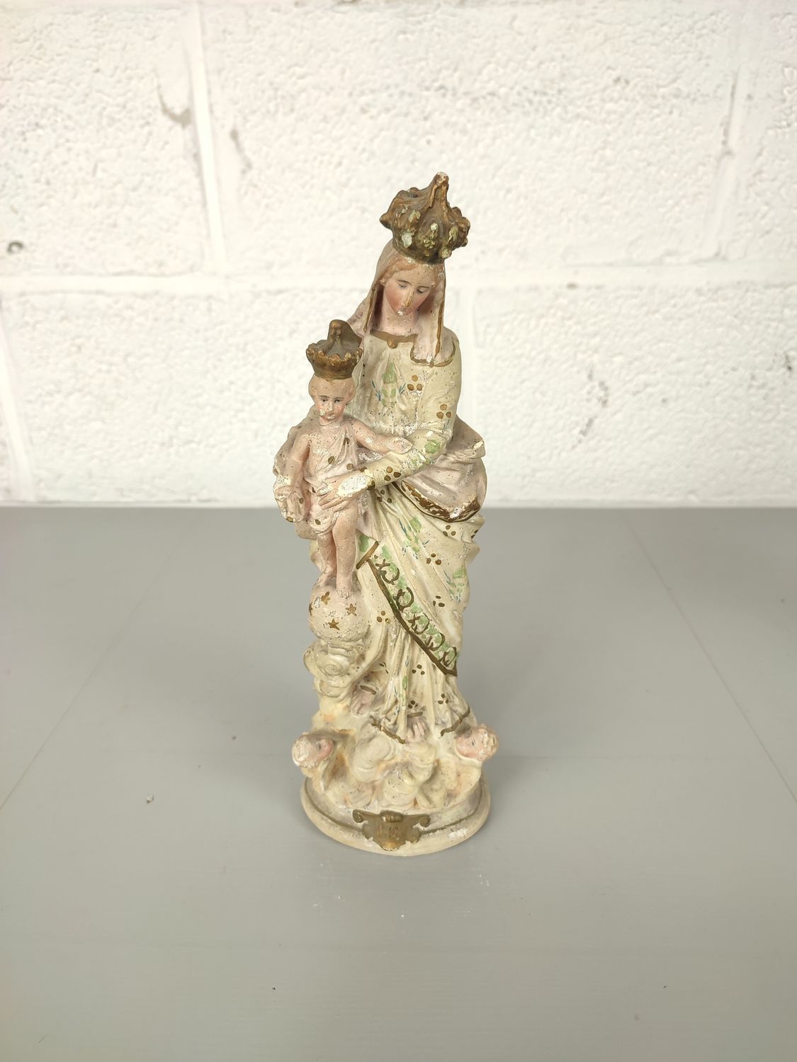 Plaster statue Notre dame des victoires