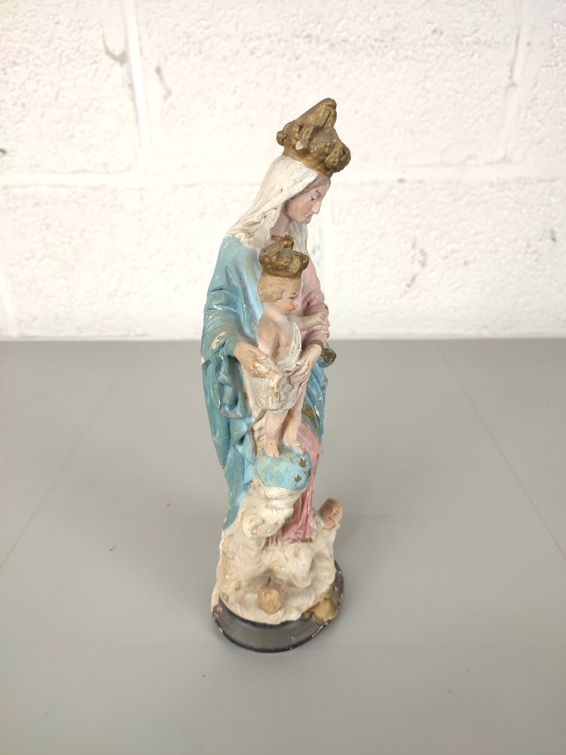 Plaster statue Notre dame des victoires