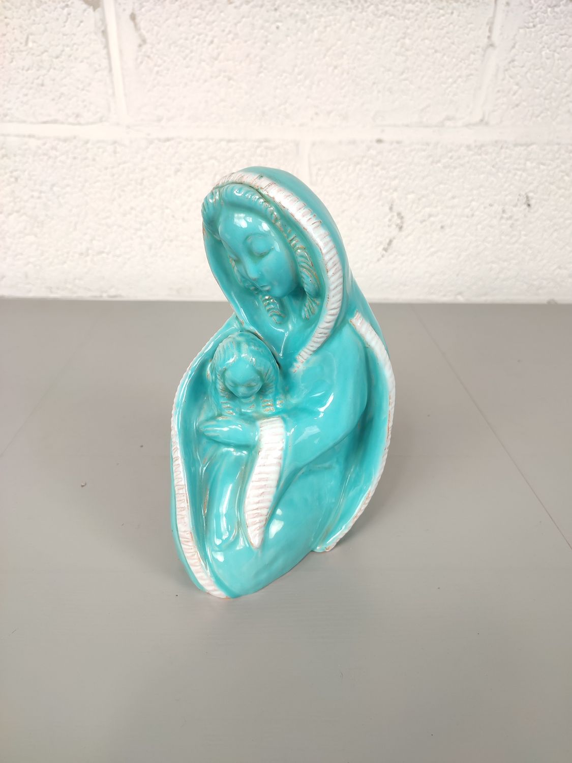Ceramic statue of Mary with child