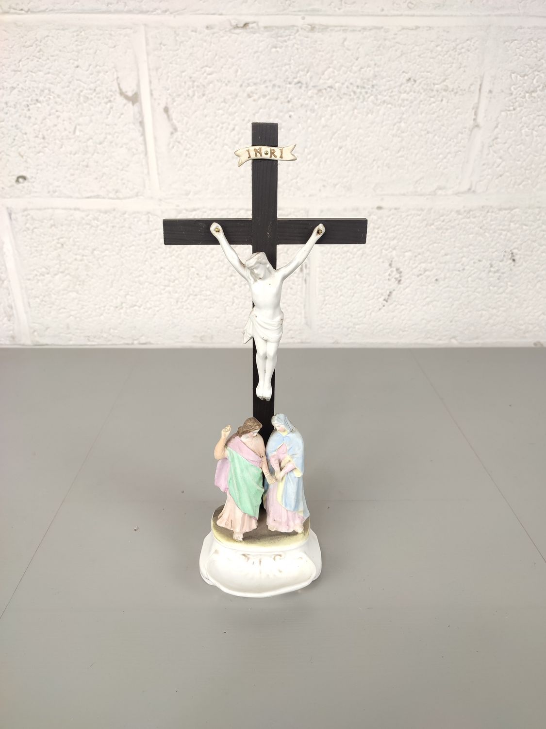 Antique &#39;vieux Andenne&#39; crucifix