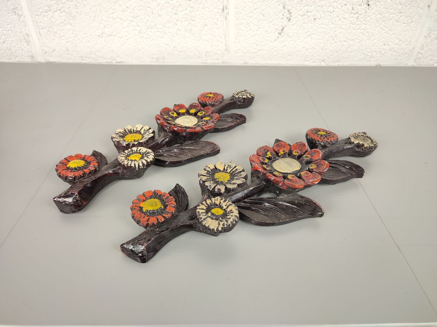 2 vintage wall flowers