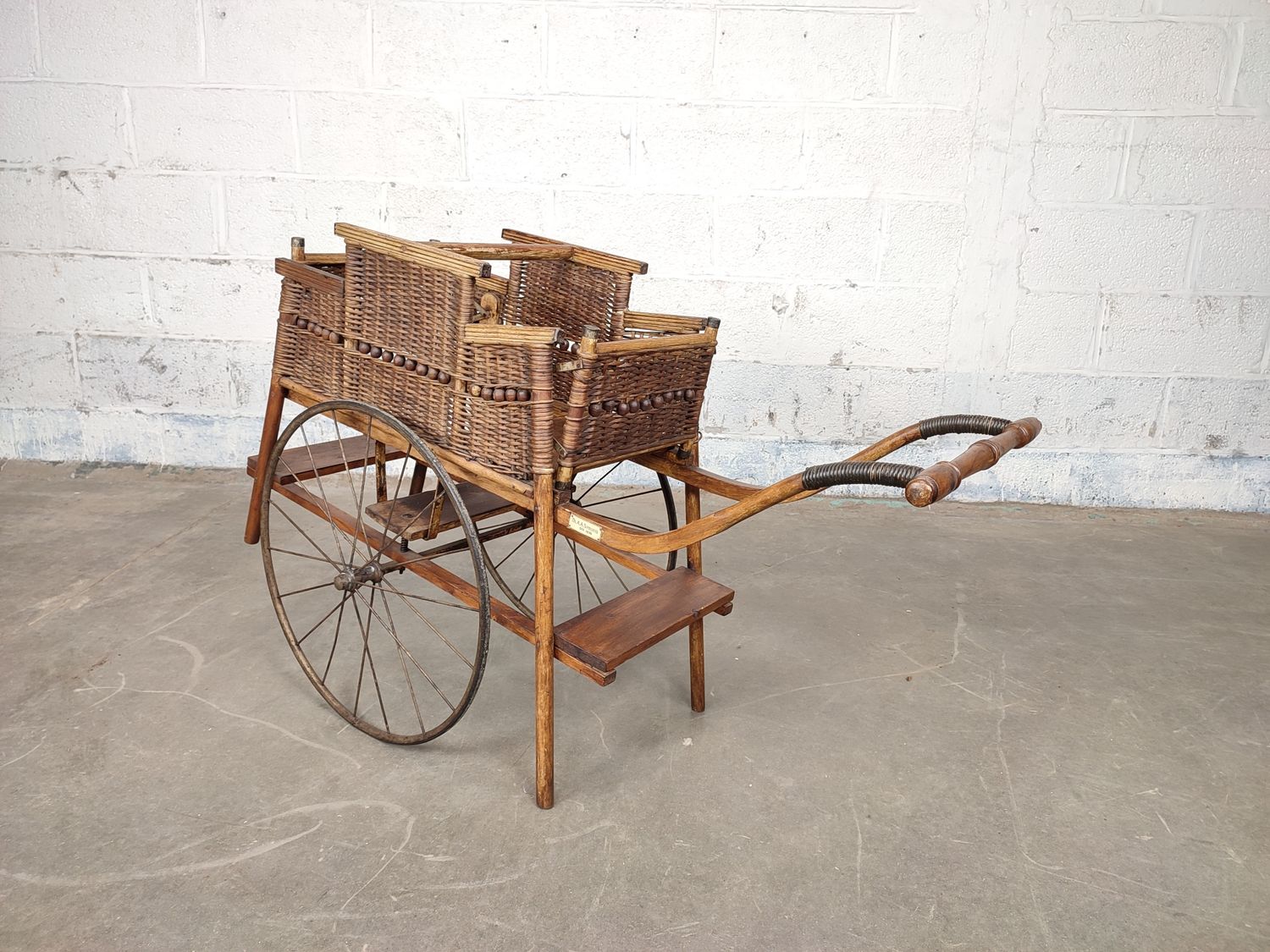 Antique stroller for 2 children
